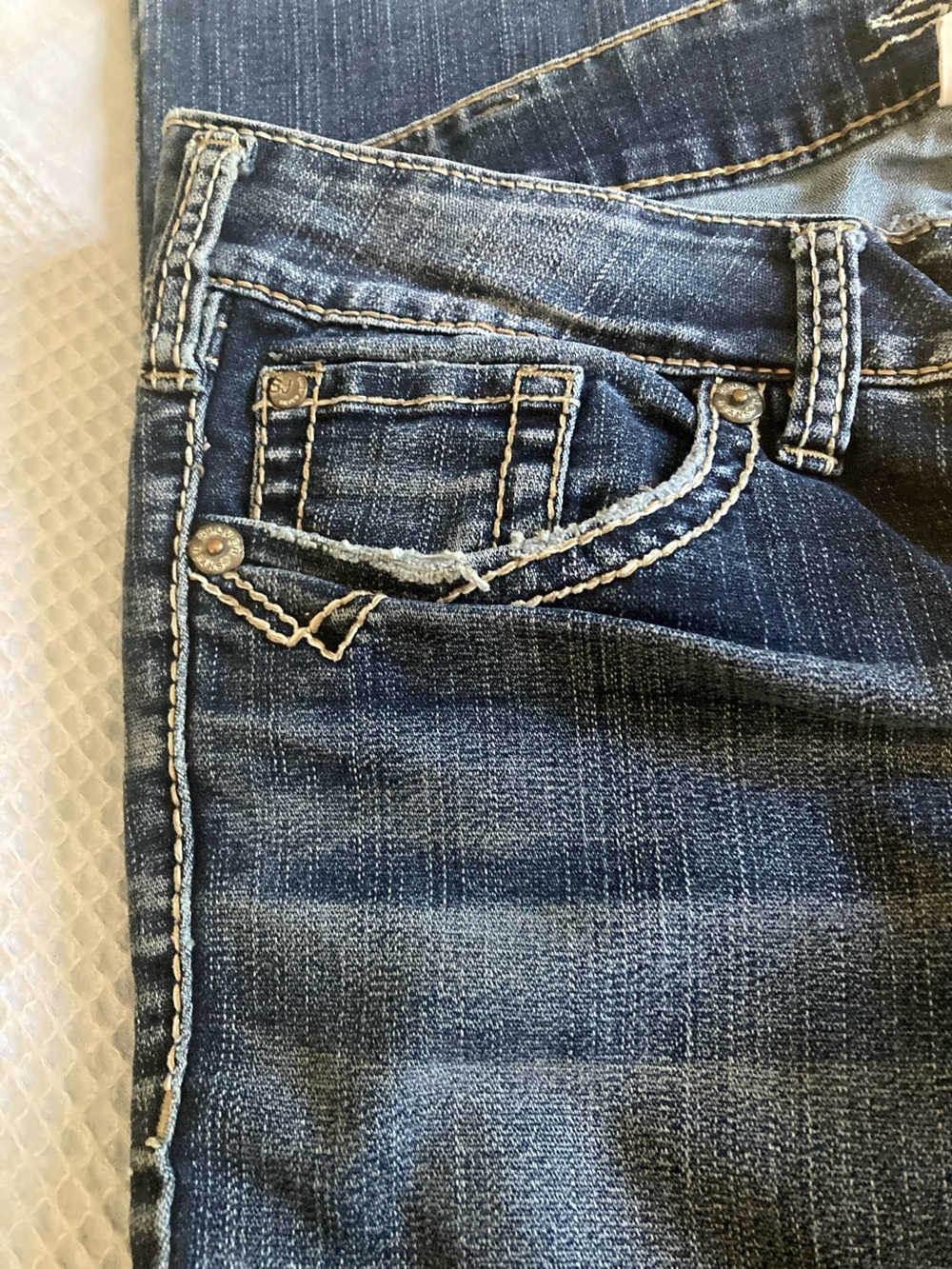 Jeans Subcategory Identification - Picture 3 of 5